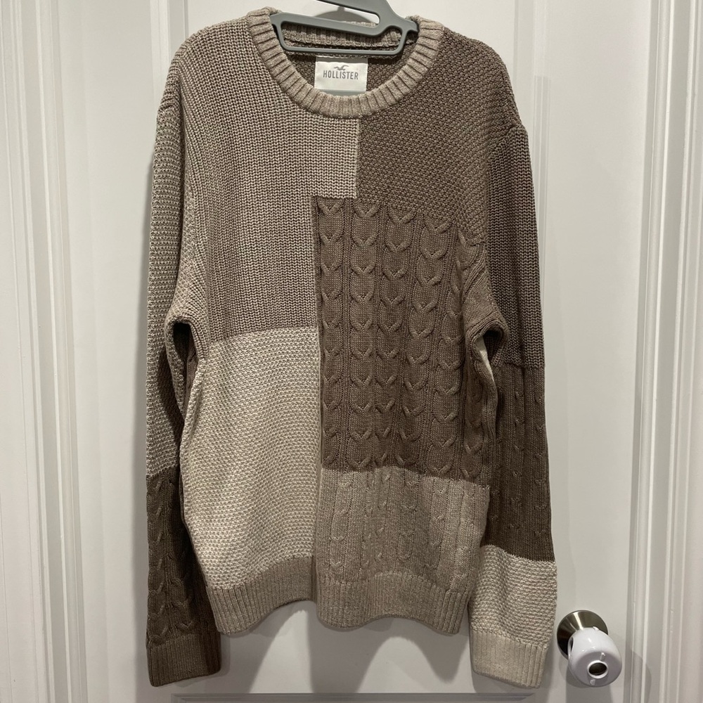 Hollister Men Two-Tone Cable Patch Crew Sweater in Beige Cream Taupe Size Large - Picture 2 of 6